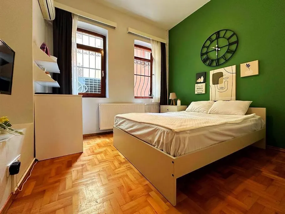 Triplex In Taksim Square With 4 Bedroom اسطنبول فيلة