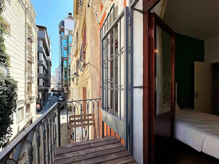 Triplex In Taksim Square With 4 Bedroom Istanbul Villa